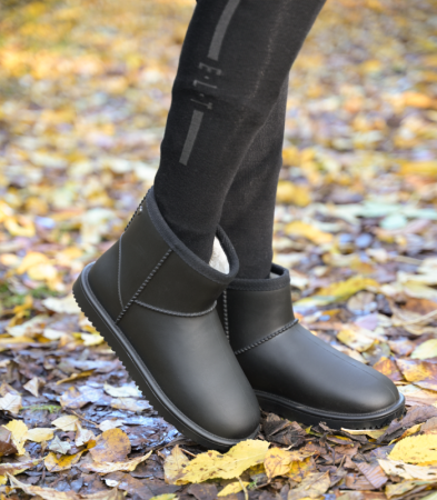 Short Bootie czarne 2.png