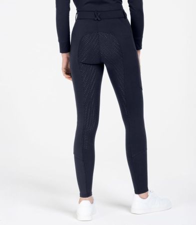 Essential granat 2.jpg