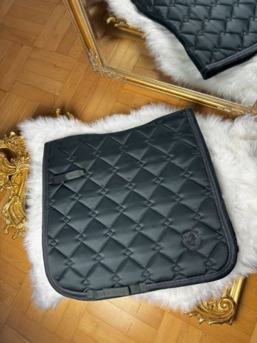 Przejdź do produktu Czaprak EQ.QUEEN Paris 26SS ciemnozielony