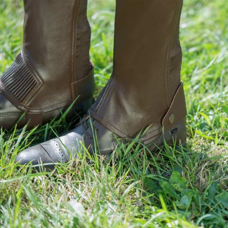 Czapsy HORZE skórzane brązowee.jpg