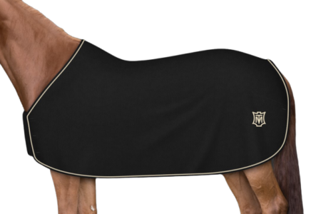 Czaprak MATTES kolor czarny lamowka czarna ozdobne przeszycie champagne logo champagne-removebg-preview.png