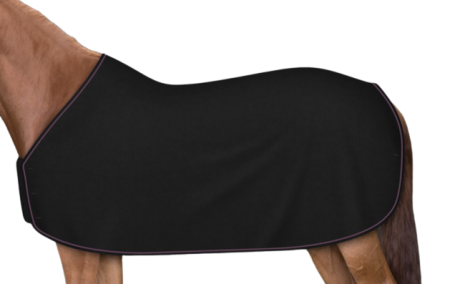 Czaprak MATTES kolor czarny_lamowka czarna ozdobne przeszycie aubergine bez_logo-removebg-preview.png