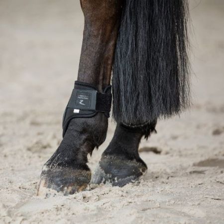 Ochraniacze HORZE Armour Airflow komplet czarne koń.jpg